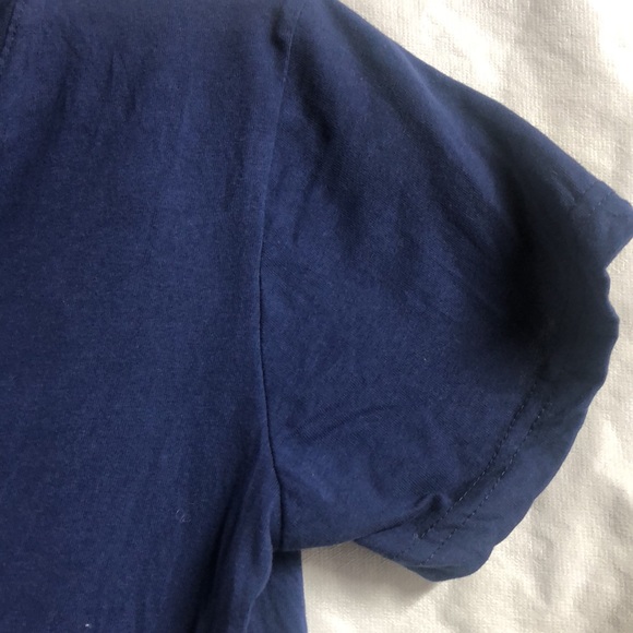 Girls 14/16 large blue v neck t-shirt euc - Picture 3 of 10